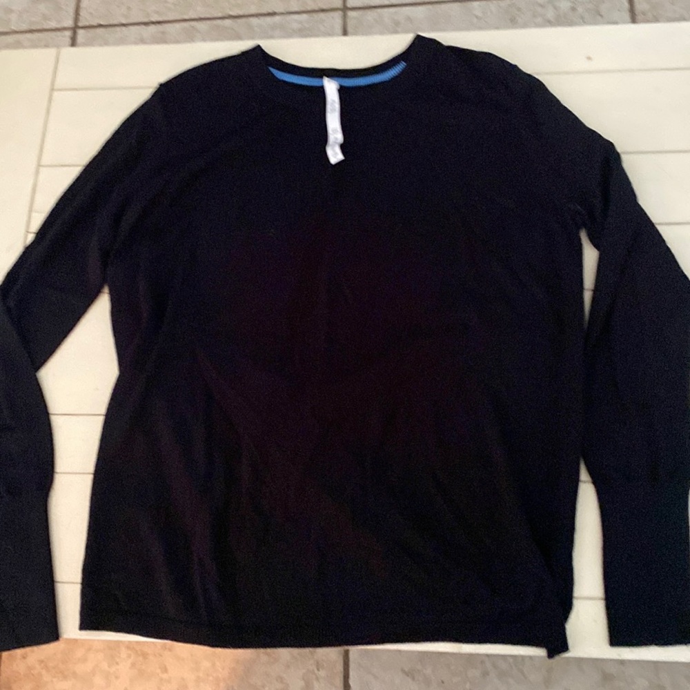 Lulu Lemon long sleeve sweater in black. Size 12.